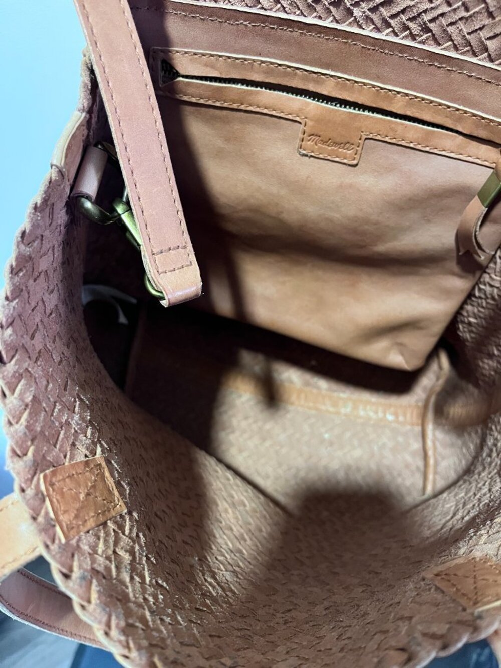 Madewell Medium Transport Tote in Woven Leather. - Picture 5 of 8